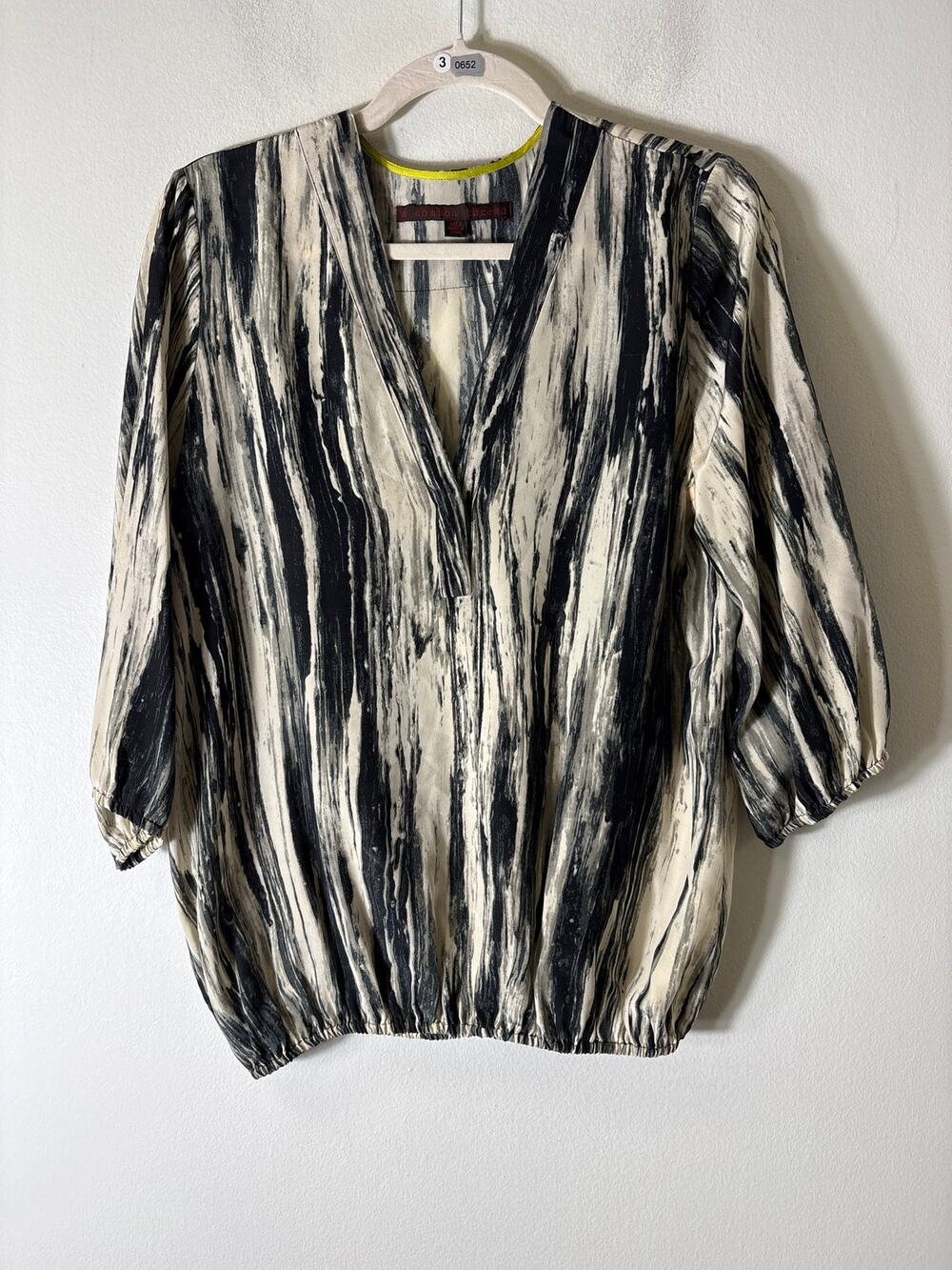 Common Thread Black and White Brush Stroke Blouse Sz L
